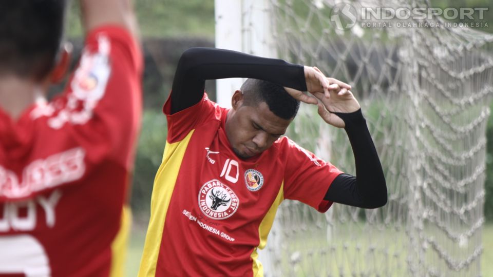 Tiga pemain anyar diantaranya Vendry Mofu, Djibril Coulibaly dan Zuchrizal Abdul Gamal resmi menghiasi wajah baru pemain Semen Padang FC. Copyright: &copy; Ikhwan/INDOSPORT